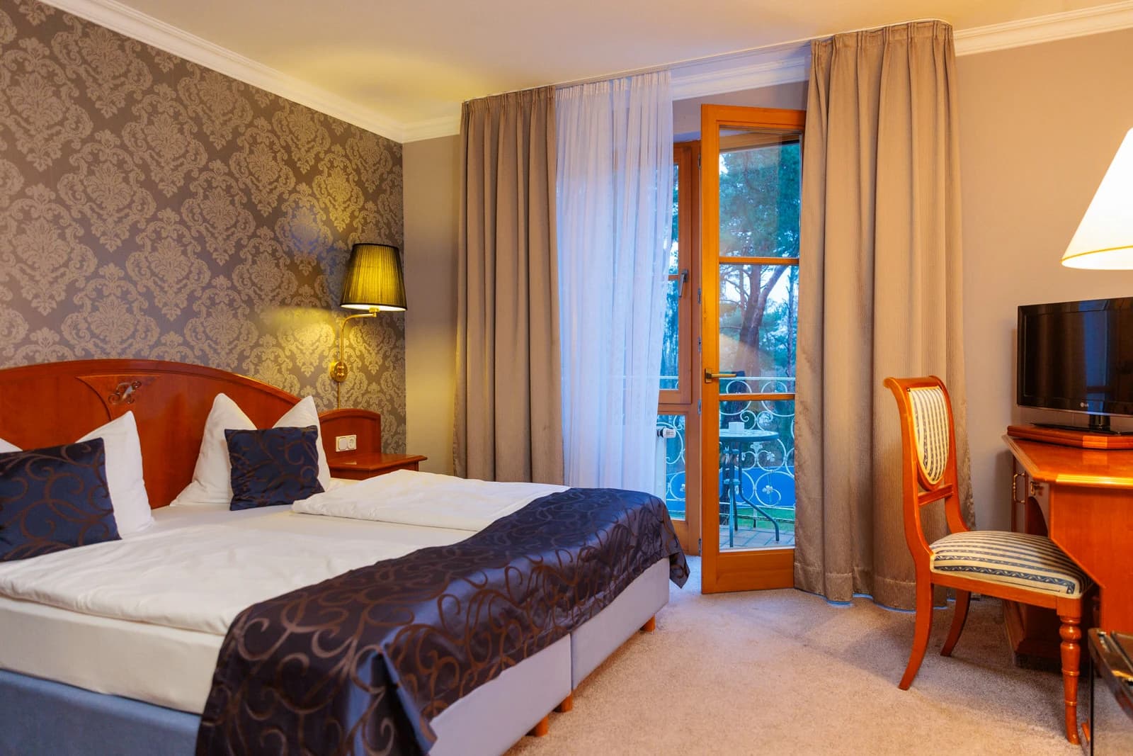 Zimmer im Residenz Seehotel mit Blick auf den Park